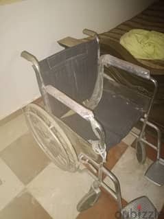 كرسي متحرك لكبار السن وذوي الإعاقة
مستعمل بحاله جيده للمعاقين
