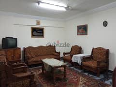 شقة 150م مفروشة 3 غرف غير مجروحة علي ش جمال عبدالناصر مباشرة من المالك