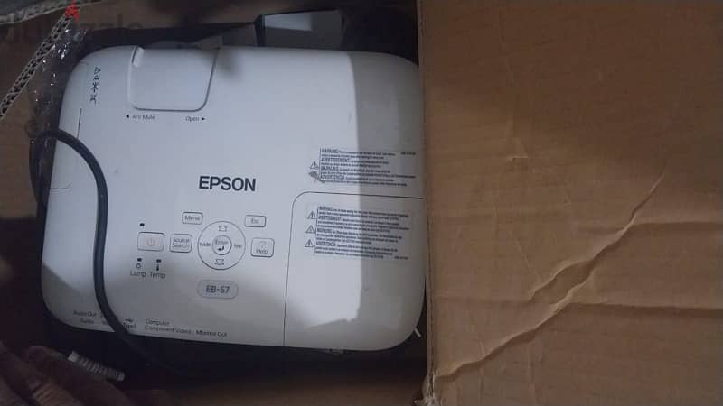 Projector  ‏Epson EB-S7 بروجكتور 0