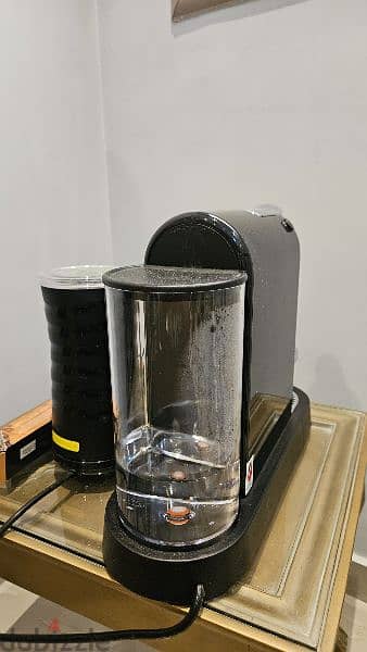 Nespresso Citiz Coffee Machine by Delonghi - Slightly used, almost new 4