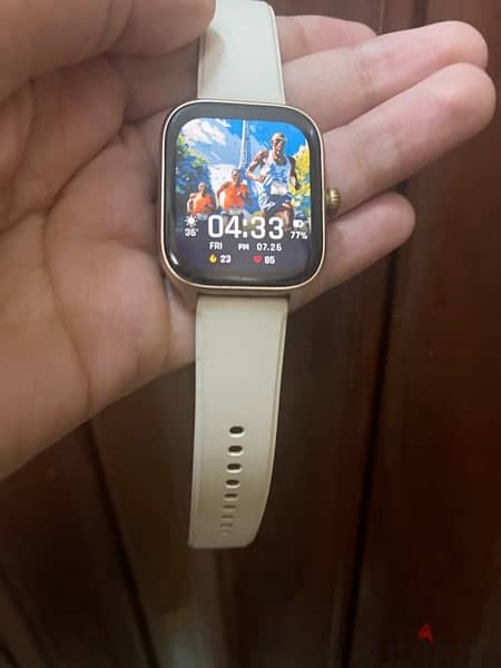 بدون اى خدوش amazfit gts 4 gold 3