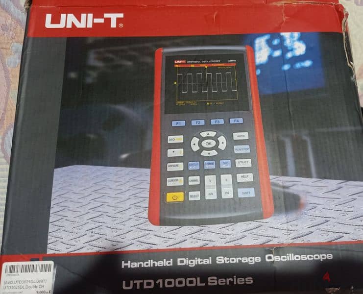 hand held digital oscilloscope UNI-T UTD1025DL 2