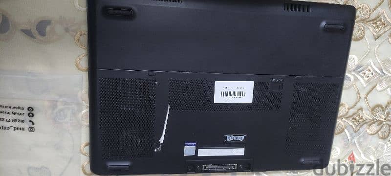 Dell precision workstation 7520  للبيع استيراد لقطة للبرمجة والجرافيك 4