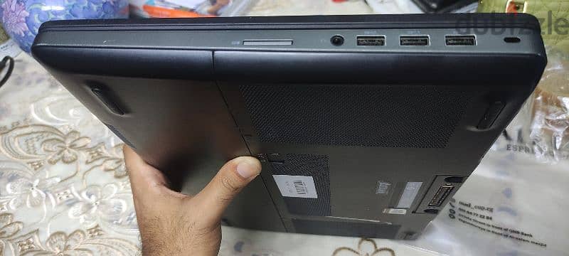 Dell precision workstation 7520  للبيع استيراد لقطة للبرمجة والجرافيك 6