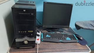 جهاز كمبيوتر كامل للبيع