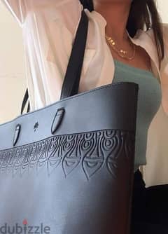 the mayan leather tote black