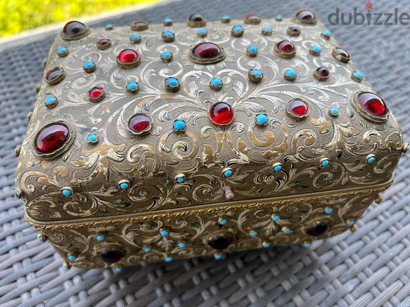 Casket Austin Hungarian with garnets and turquoise enamel circa 1900’s 5