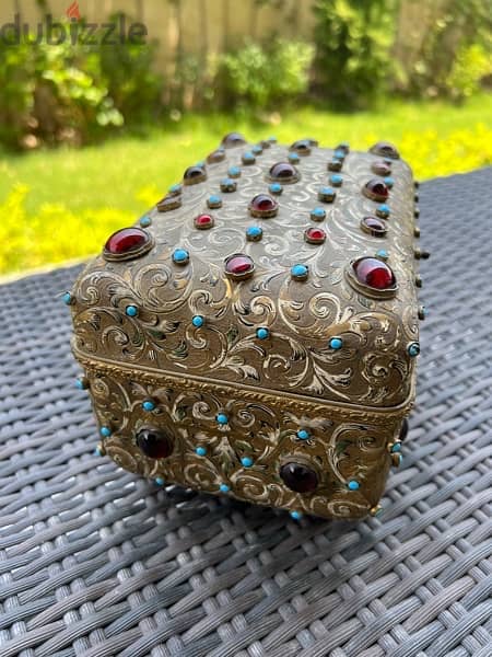 Casket Austin Hungarian with garnets and turquoise enamel circa 1900’s 8