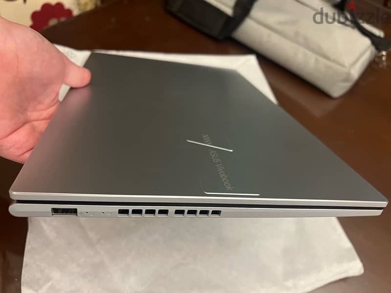 لابتوب asus vivobook لم يستعمل من قبل 1T hard disk و 16 GB RAM جيل ١٣ 5