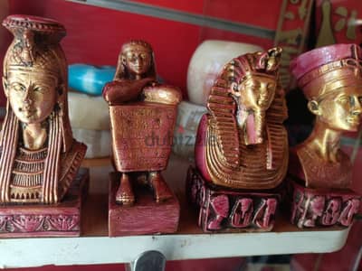 اشكال فرعونيه من مادة البورسلين