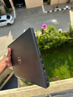 laptop Dell core i7 لو انت شغلك في البرمجة او في المجال الهندسي