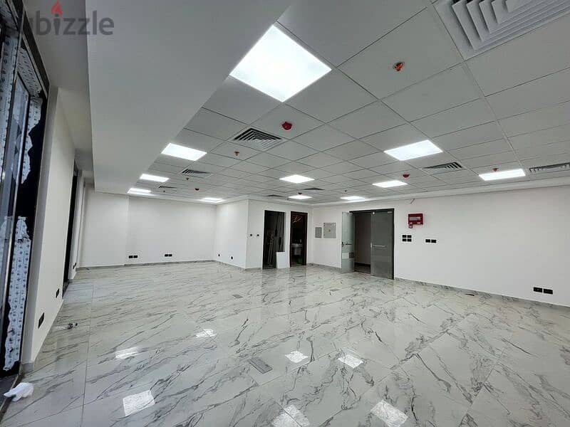 Office space 113 sqm in Hyde business park 4