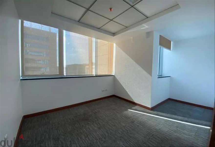 Office 198 sqm in Bank center 4