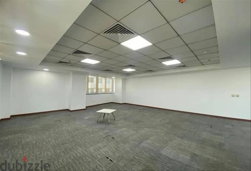 Office 198 sqm in Bank center 5