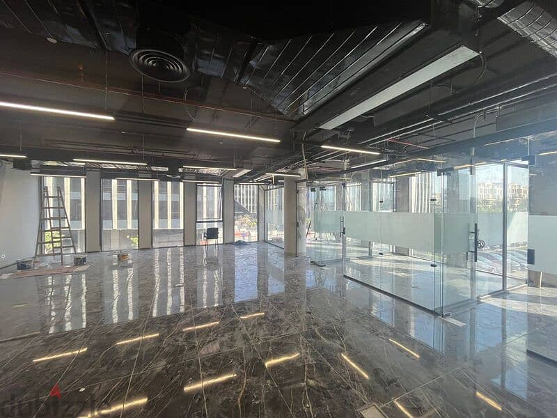 Office space 189 sqm in  Eastown Sodic 8