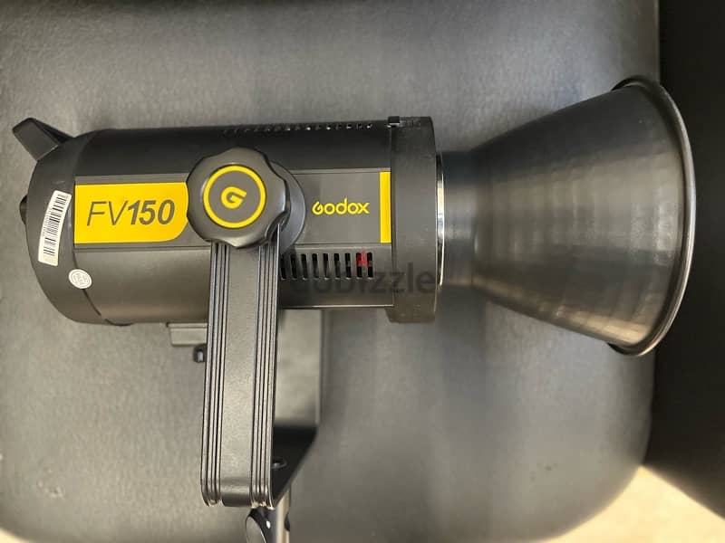 fv 150 godox اضائه فلاش واضائه مستمره استخدام مرات بسيطه جدا 1