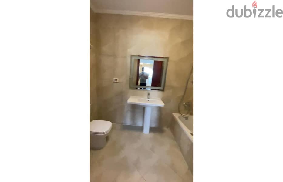 apartment 195m semi furnished for rent hyde park New Cairo 15