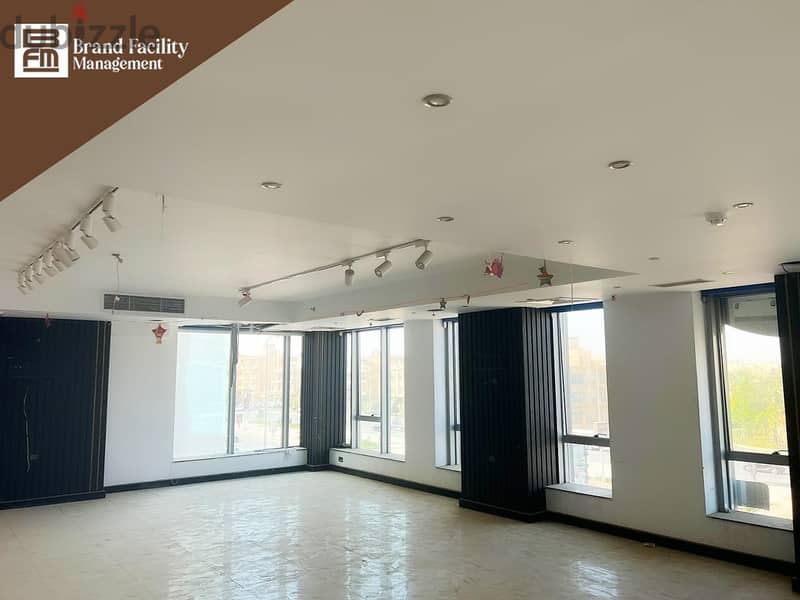 مكتب متشطب واجهة على شارع التسعين الشمالي التجمع الخامس مقر إداري للايجار Office for rent in 5th settlement 1