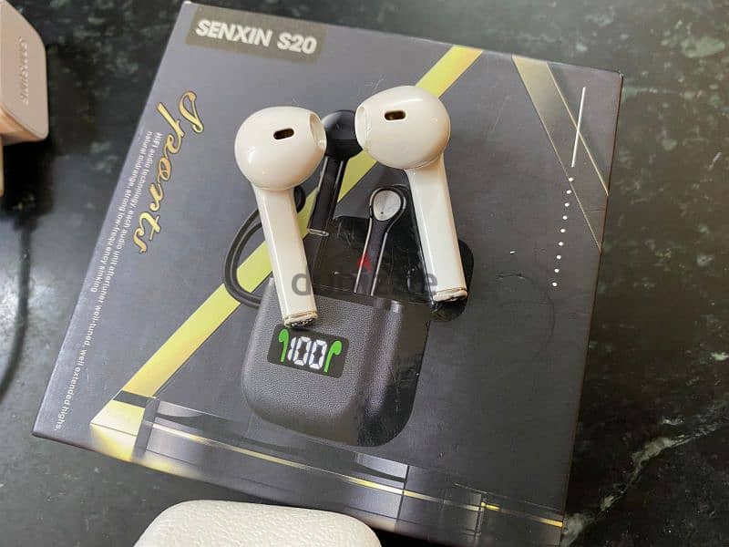 Airpods s20 للسامسونج والايفون 4