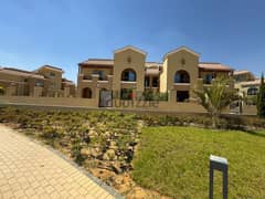 Corner villa for sale in Maadi View Compound, immediate delivery, 350 m