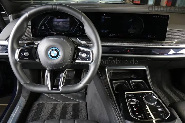 قانون المغتربين - BMW i7 xDrive 60 M Sport 2023 بي ام دبليو 12