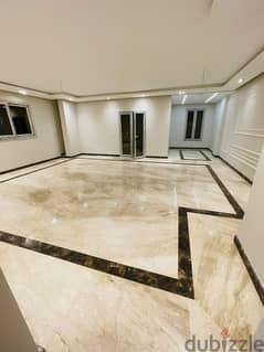 290 m2 super high-lux apartment in the most upscale areas of the compound, first residence, luxurious finishes in the kitchen, elevator available, ask