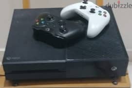 Xbox 1 series s used, 2 controllers and 5 games
