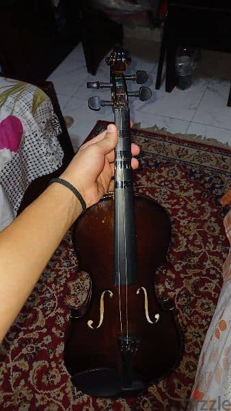 violin جديده ب الشنطه بتاعتها واوتار زياده 2