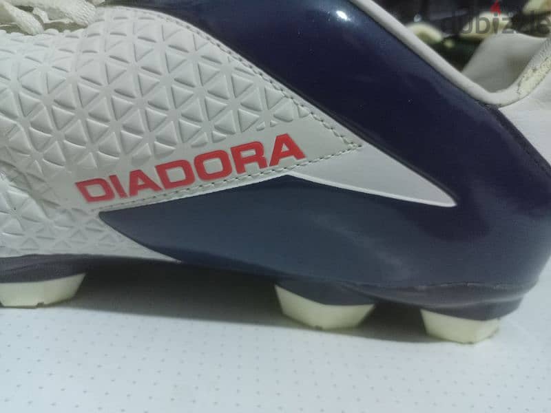 original diadora football shoes جزمة كورة ديادورا اصلية 3