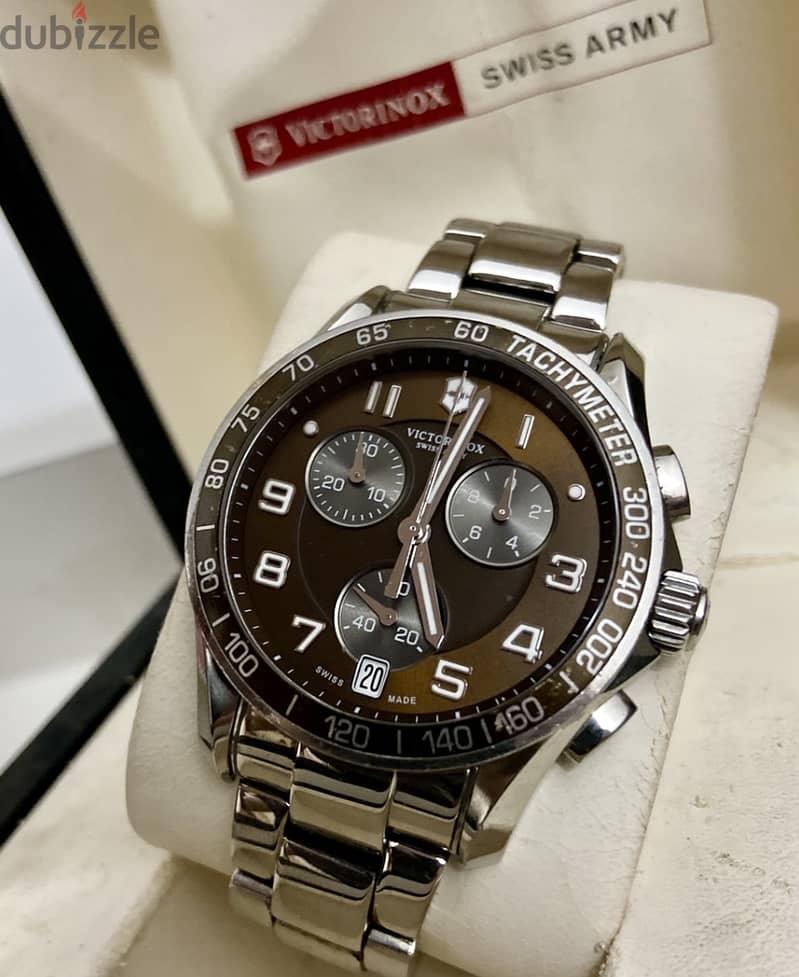 VICTORNIX SWISS ARMY Original Swiss Made Quartz Chronograph 42mm بالعل 5