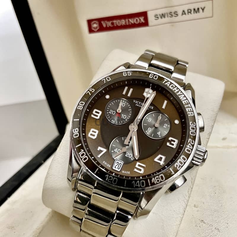 VICTORNIX SWISS ARMY Original Swiss Made Quartz Chronograph 42mm بالعل 6