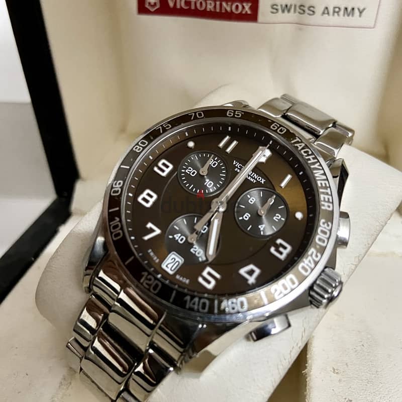 VICTORNIX SWISS ARMY Original Swiss Made Quartz Chronograph 42mm بالعل 9