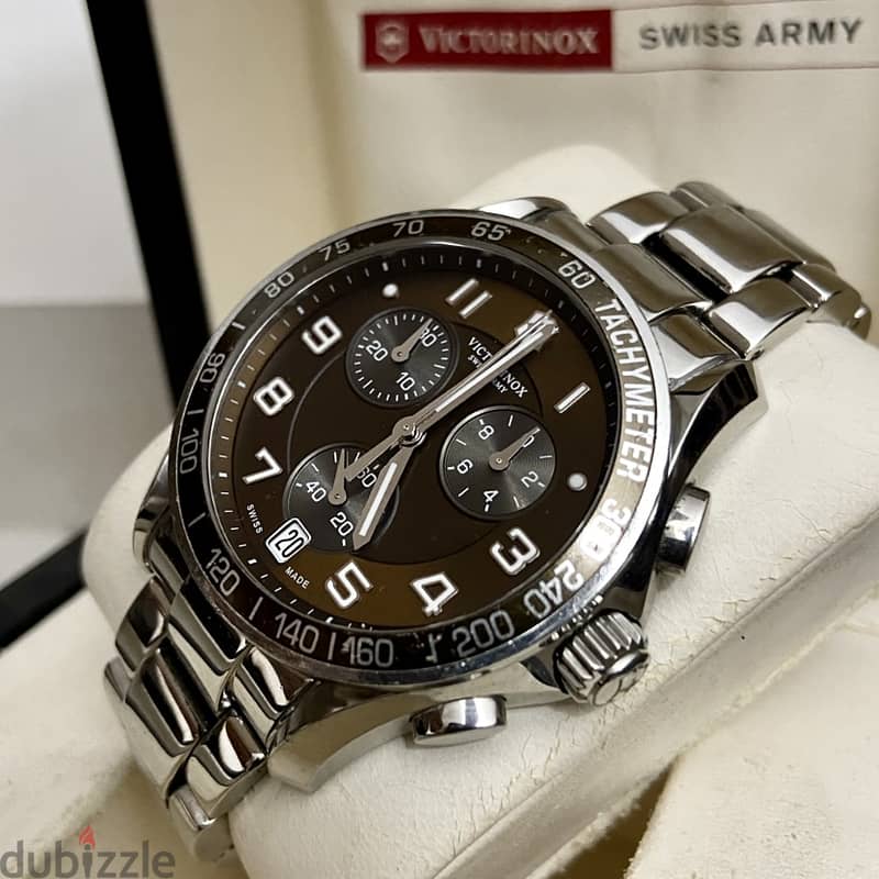 VICTORNIX SWISS ARMY Original Swiss Made Quartz Chronograph 42mm بالعل 11