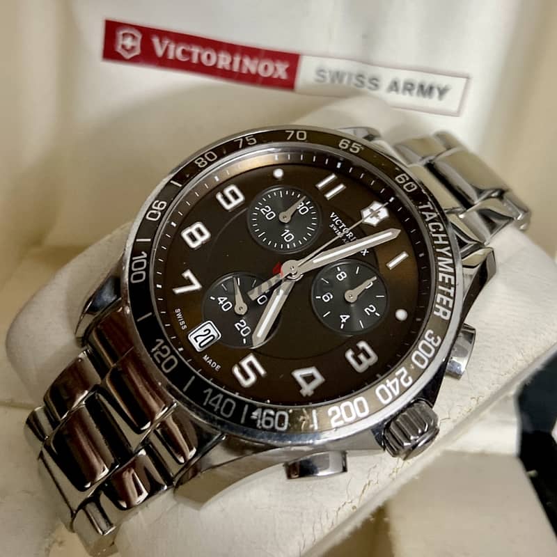 VICTORNIX SWISS ARMY Original Swiss Made Quartz Chronograph 42mm بالعل 12