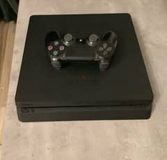 PS4 Slim 500GB ,software 11.52, home used only + original controller