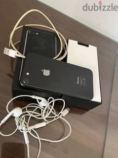 iphone 7 128 GB with usb charger and earphones