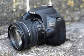 كاميرا كانون 250D 
EF-S 18-55 lll kit

استخدام منزلي