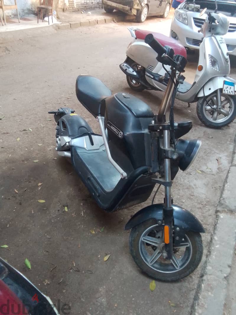 miku max  electric scoter 3