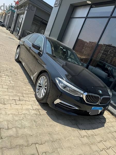 BMW 520i Luxury Wakeel 0