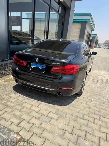 BMW 520i Luxury Wakeel 3