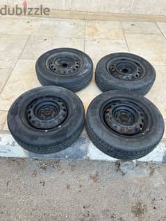 4 Toyota Corolla tyres and rims - ٤ جنوط وكاوتش