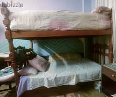 سرير بدورين للبيع