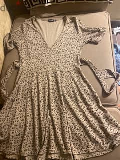 dress beige with black flowers Small 0