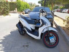 Sym st 200cc للبيع حالة ممتازه