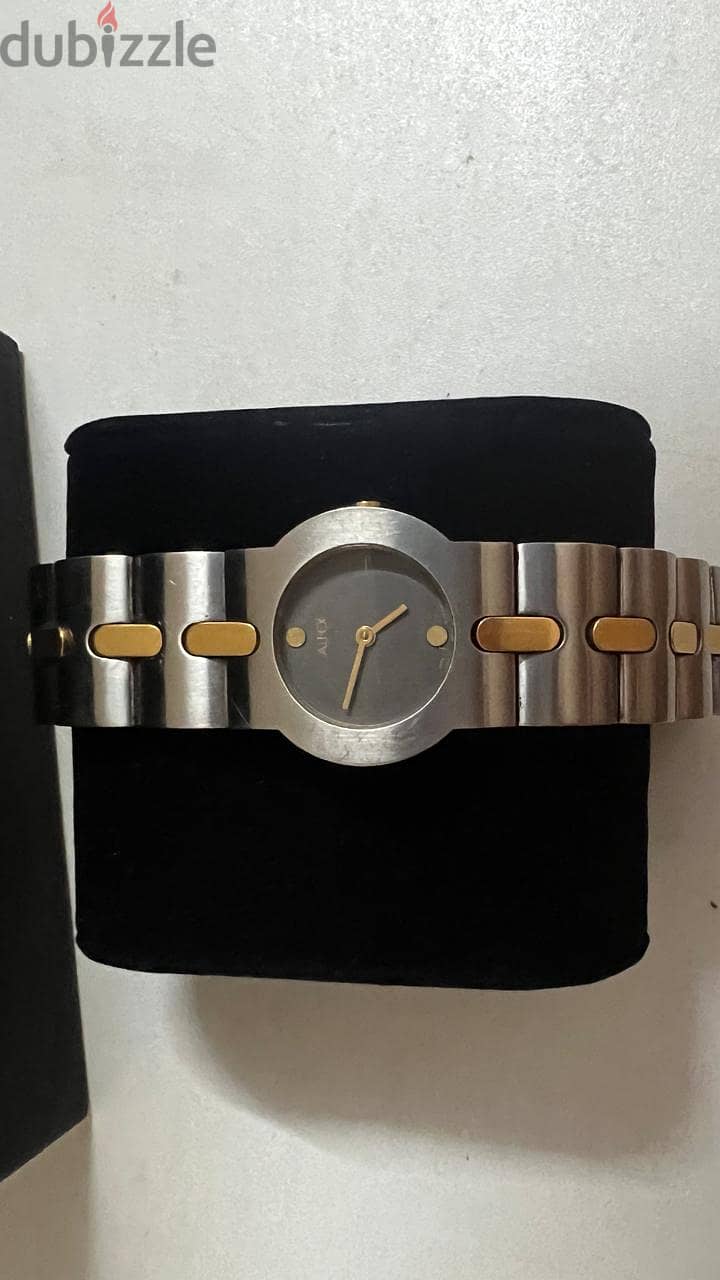 Swiss Made Hand Watch - Women 0