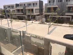 Standalone Modern pool view Ready To Move in LA vista city new capital / Prime Location /  فيلا مستقلة مميزة جدا فى لافيستا سيتى /استلام فورى