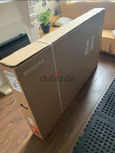 Samsung 65" QLED 4K Smart TV Q60D (2024) 2