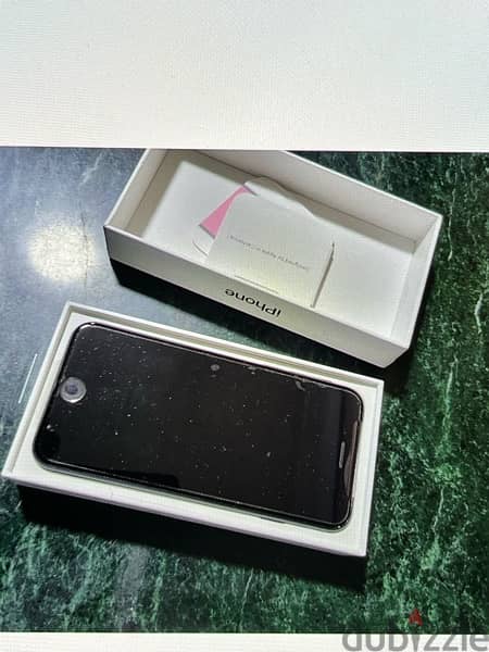 IPhone SE new in the box 2