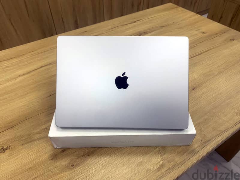 Macbook pro 16" 36Gb ram - 512 SSD - no activ 4