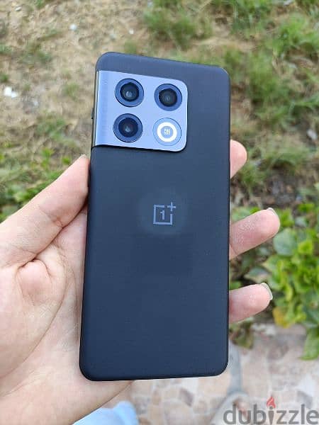 عملاق OnePlus 10 pro للبدل فقط بأكتوبر 1